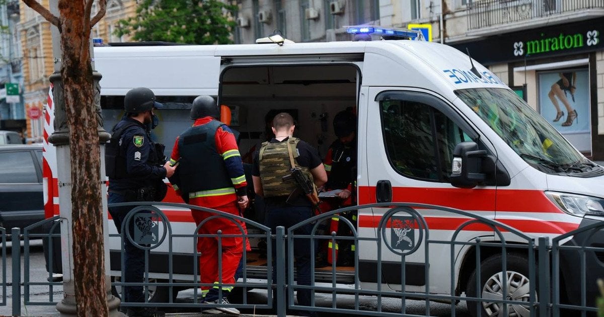 У Харкові медики надають допомогу постраждалим після російської атаки