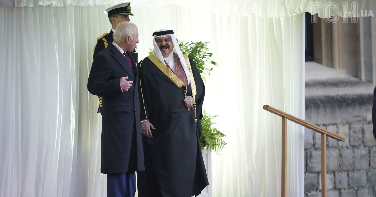 Король Чарльз III і король Бахрейну Хамад ібн Іса Аль Халіфа