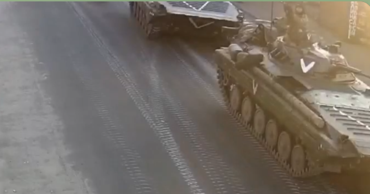 От Бородянки в сторону Макарова движется часть бронетехники российских оккупантов: видео