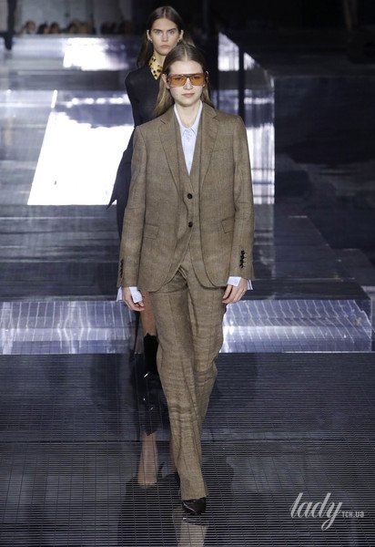Коллекция Burberry прет-а-порте сезона осень-зима 2020-2021 / © East News