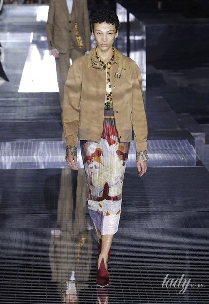 Коллекция Burberry прет-а-порте сезона осень-зима 2020-2021 / © East News