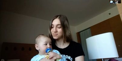 Дружина азовця заспівала пісню, яку співала на "Азовсталі" для сина