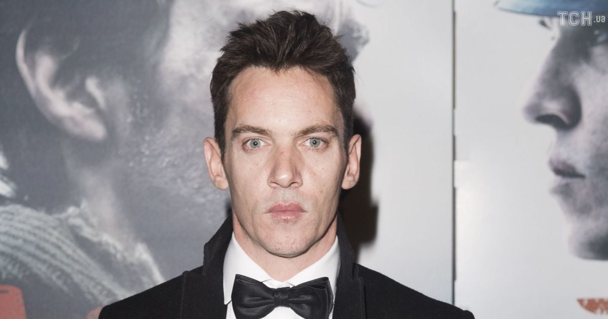 Мне не следовало пить: Джонатан Рис-Майерс прокомментировал поднятый им скандал в самолете