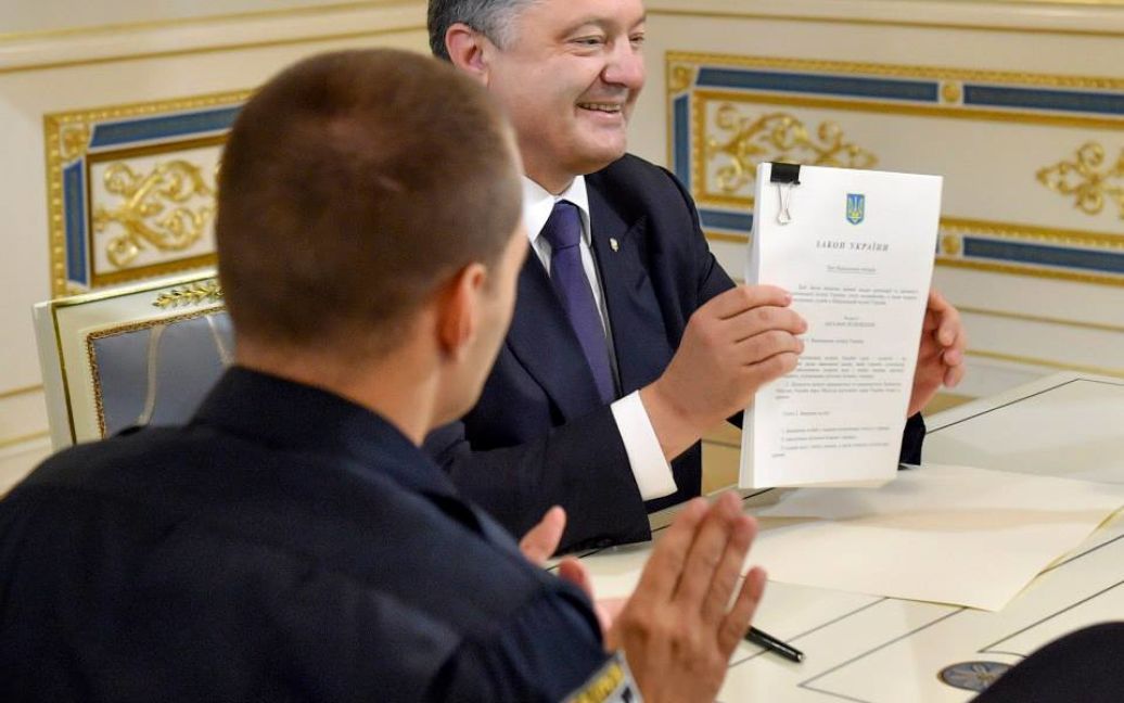 Президент подписал закон о полиции / © Facebook / Петр Порошенко