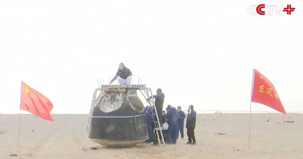 Шэньчжоу-20 вернули на Землю