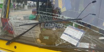 В Киеве столкнулись две маршрутки: есть пострадавшие
