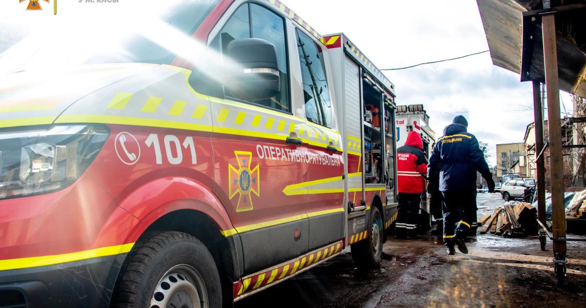У Києві чоловіка привалило на підприємстві промисловим устаткуванням вагою 9 тонн