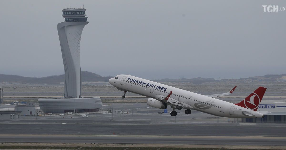 В Стамбуле заработал крупнейший аэропорт мира