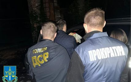Брал по 6 тысяч долларов: жителя Львовщины задержали за переправку мужчин за границу (фото)