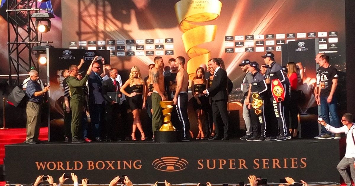 Усик і Гассієв пройшли процедуру зважування перед фіналом WBSS
