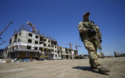 Окупанти будуватимуть у Маріуполі "бетонні курники" для військових РФ та колаборантів
