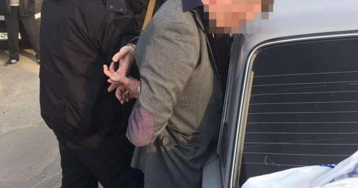 На Харківщині керівник районної податкової погорів на хабарі
