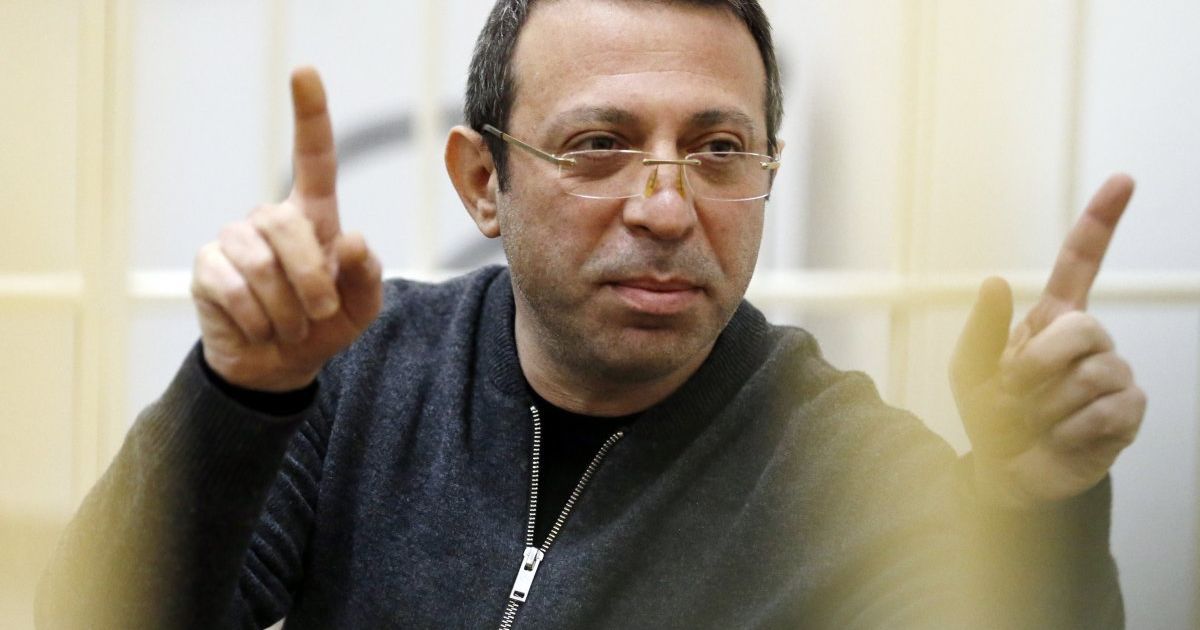 Суд не освободил Корбана