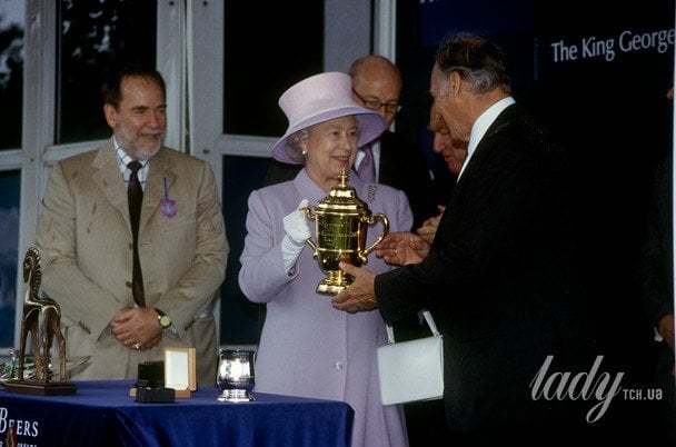 Королева Єлизавета II на кінних перегонах в Аскоті / © Getty Images