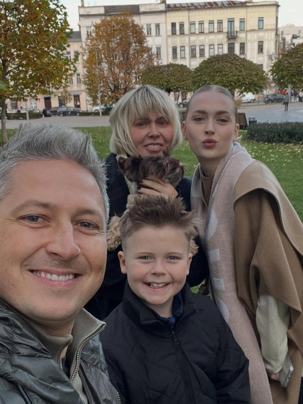 44-річний Олександр Педан з родиною / © instagram.com/pedanos
