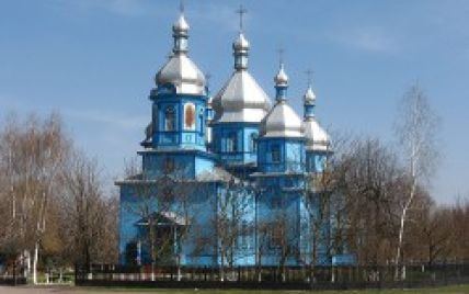 Горять святі місця: на Київщині знову сталася пожежа на території церкви (фото)