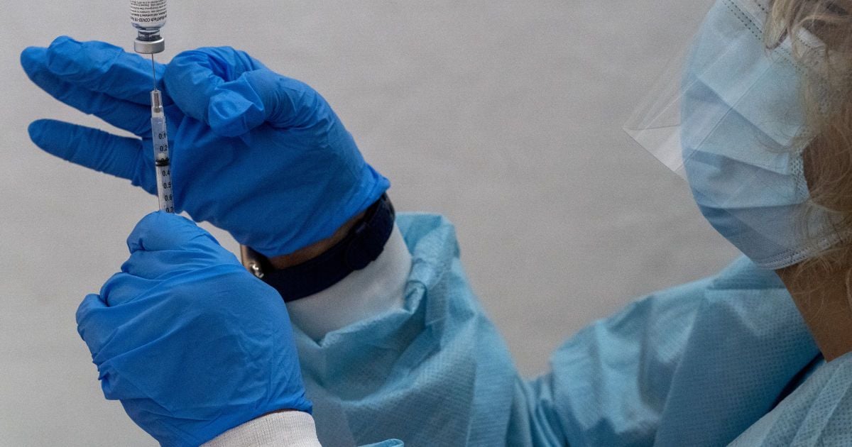 У лютому розпочнеться щеплення українців від COVID-19: Шмигаль розповів подробиці