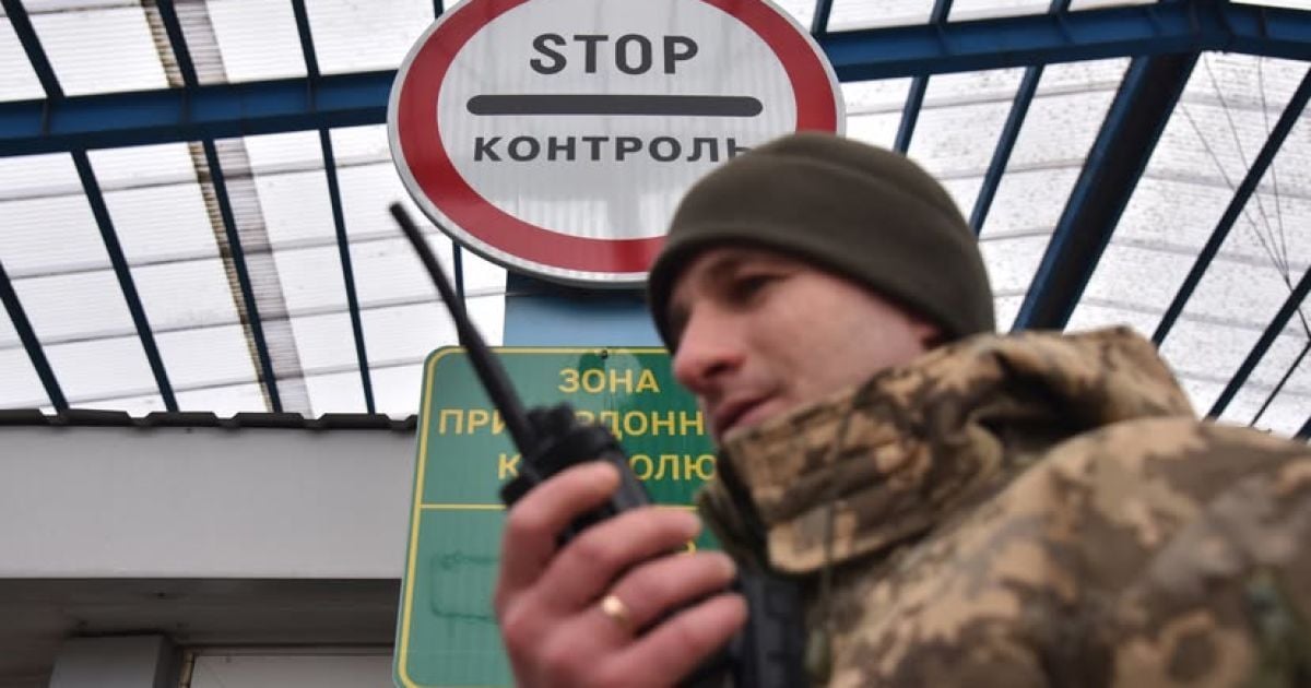 Польські перевізники заблокували рух вантажівок на кордоні