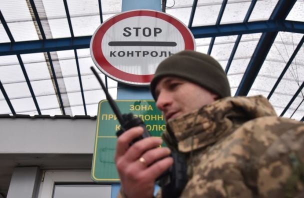 Юношам, которые учатся за границей, могут разрешить выезд — нардеп