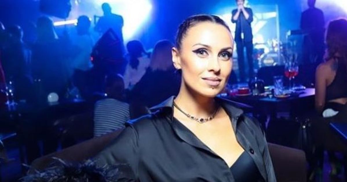 Екс-Nikita NANA повністю оголилася, щоб виконати свою обіцянку