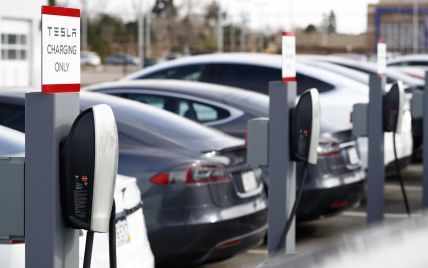 В Канаде Tesla не подпала под госскидки для электрокаров