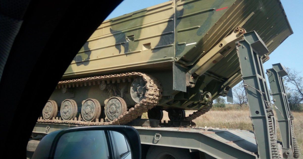 Возле оккупированного Луганска заметили сразу три колонны с техникой