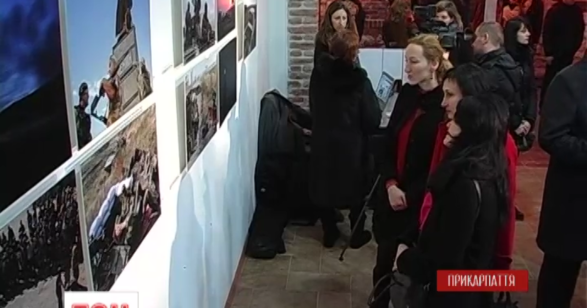 Фотовыставку подготовили друзья погибшего бойца и фотографа