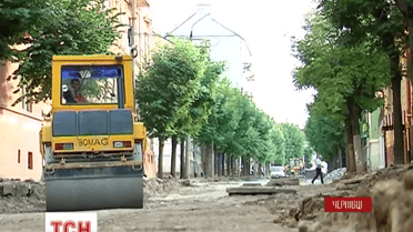 У Чернівцях одну з центральних вулиць ремонтують вже чотири роки