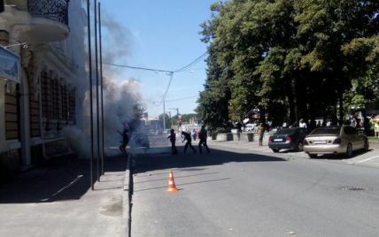 Милиция оцепила офис "Оппозиционного блока" в Харькове и ведет переговоры с протестующими - СМИ