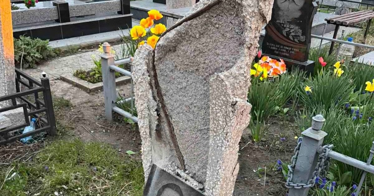 Росіяни поцілили у кладовище в Білій Церкві