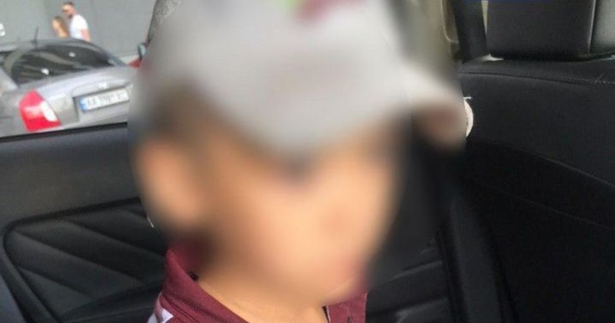 "Я живу в красном доме": по таким признакам патрульные разыскали дом 5-летнего киевлянина