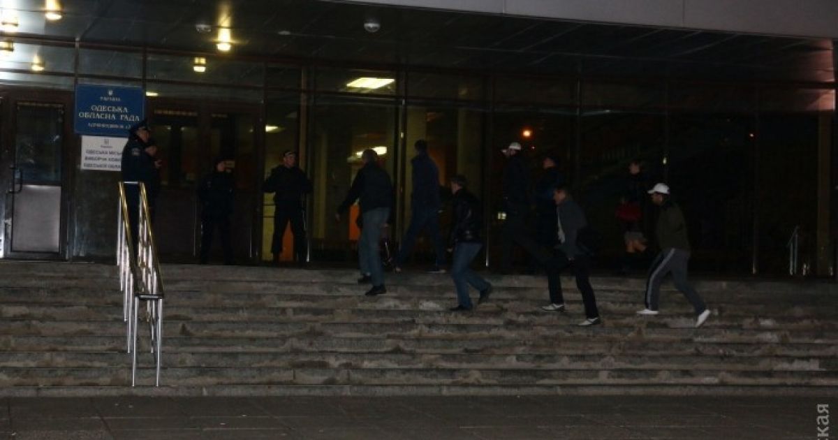 Неизвестный сообщил о "заминировании" здания / © Думская