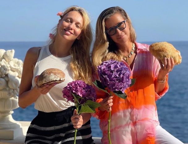 Оля Полякова с Вероникой Белоцерковской