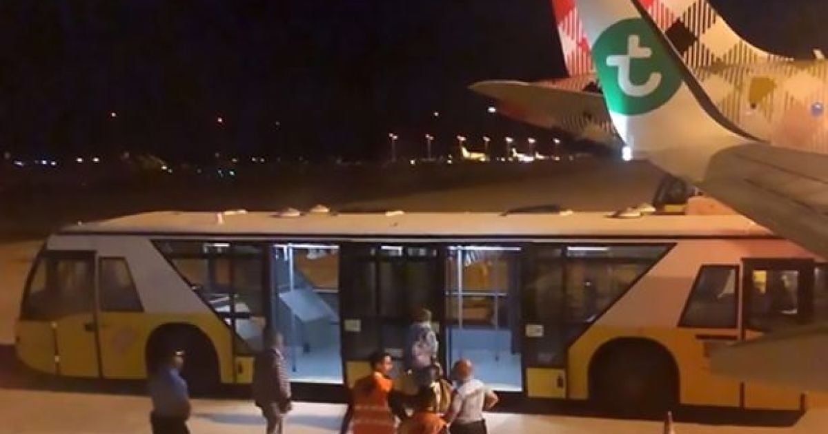 У Португалії "Боїнг" виконав вимушену посадку через сморід від пасажира