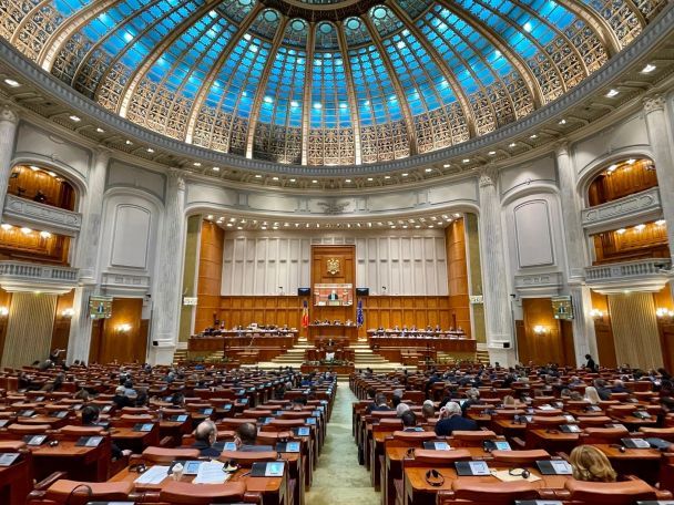 Уряд Румунії відправили у відставку: що це означає для країни