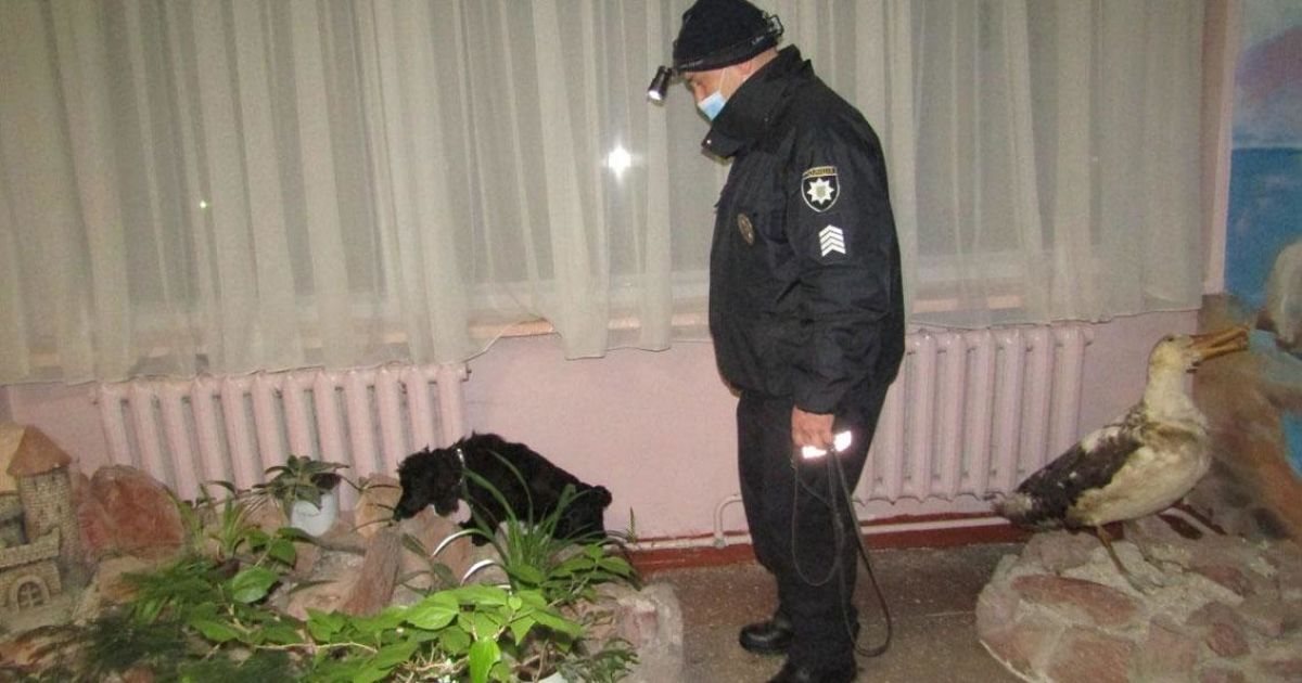 "Мінування" школи Чернігові_2 / © Поліція Чернігівської області