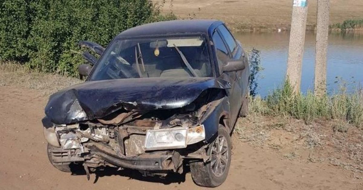 В Харьковской области подросток угнал авто и влетел на нем в столб