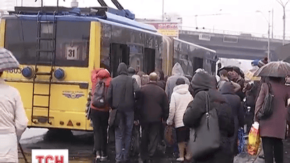 Дождь не помог побороть задымления в столице