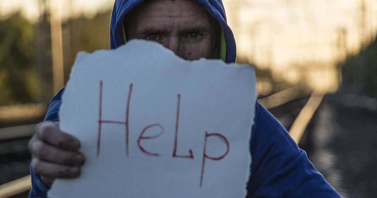 Як подолати паніку: техніка "заземлення"