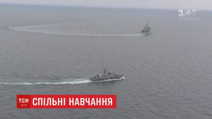 Біля Одеси спільні маневри провели розвідувальний корабель Британії та ракетний катер України