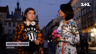 Наталія Мосейчук у прямому ефірі купила футболку у львівського хлопця-мема з Джолі