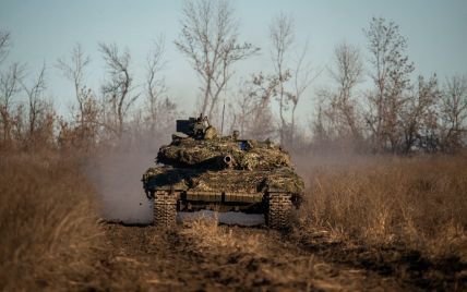 Полсотни выпущенных артснарядов и два раненых бойца: ситуация на Донбассе обострилась