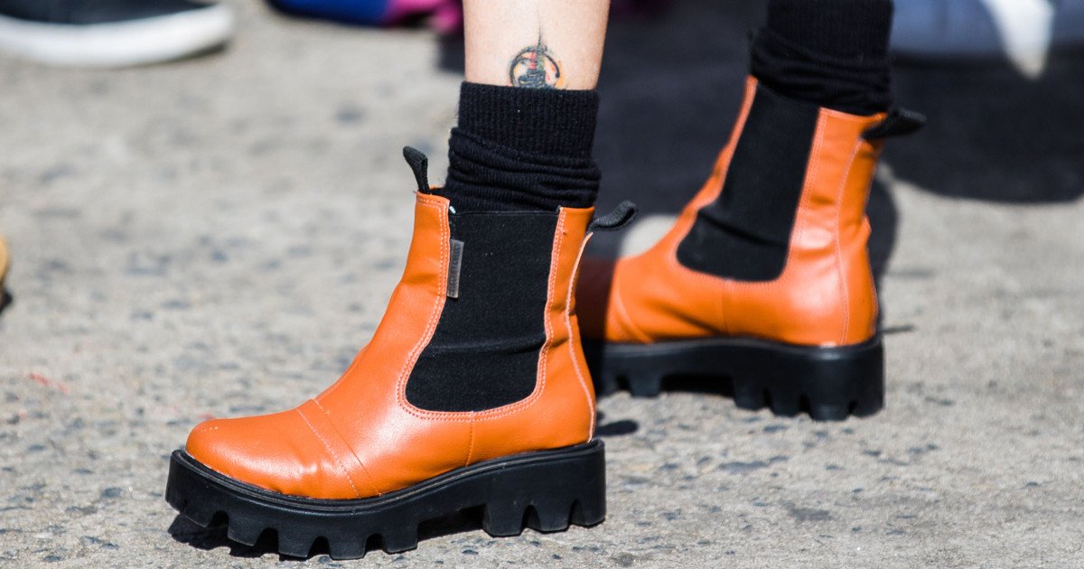 Как убрать заломы на кожаной обуви — Школа стиля