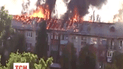 Через пожежу в Києві повністю вигорів дах п'ятиповерхівки