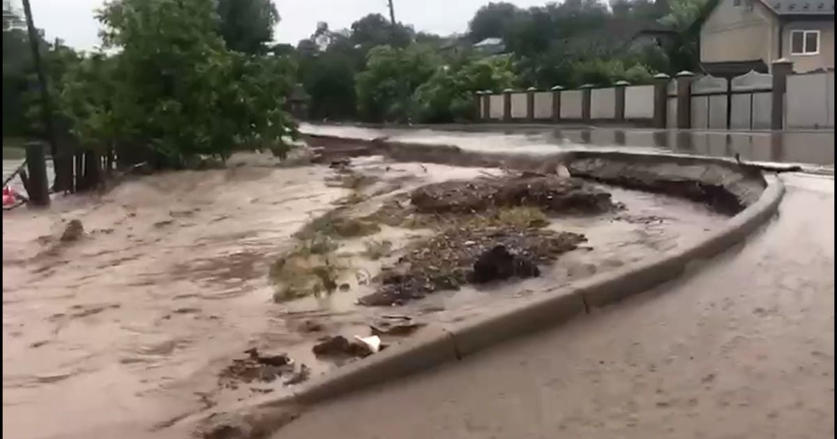 Відео — У Чернівецькій області через зливи підтопило понад 10 населених  пунктів — Сторінка відео