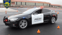 В Америці поліцейська Tesla розрядилася просто під час гонитви
