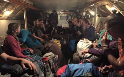 Самолет с эвакуированными из Непала украинцами приземлился в Баку