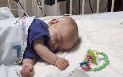 Крихітну голівку 8-місячного Даніяра атакувала злоякісна пухлина