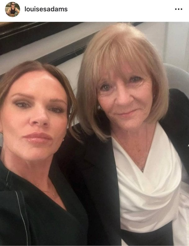 Луїза Адамс із мамою