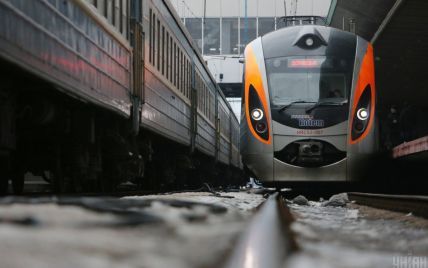 Возле Харькова сломался скоростной поезд, пассажиров довезли с задержкой